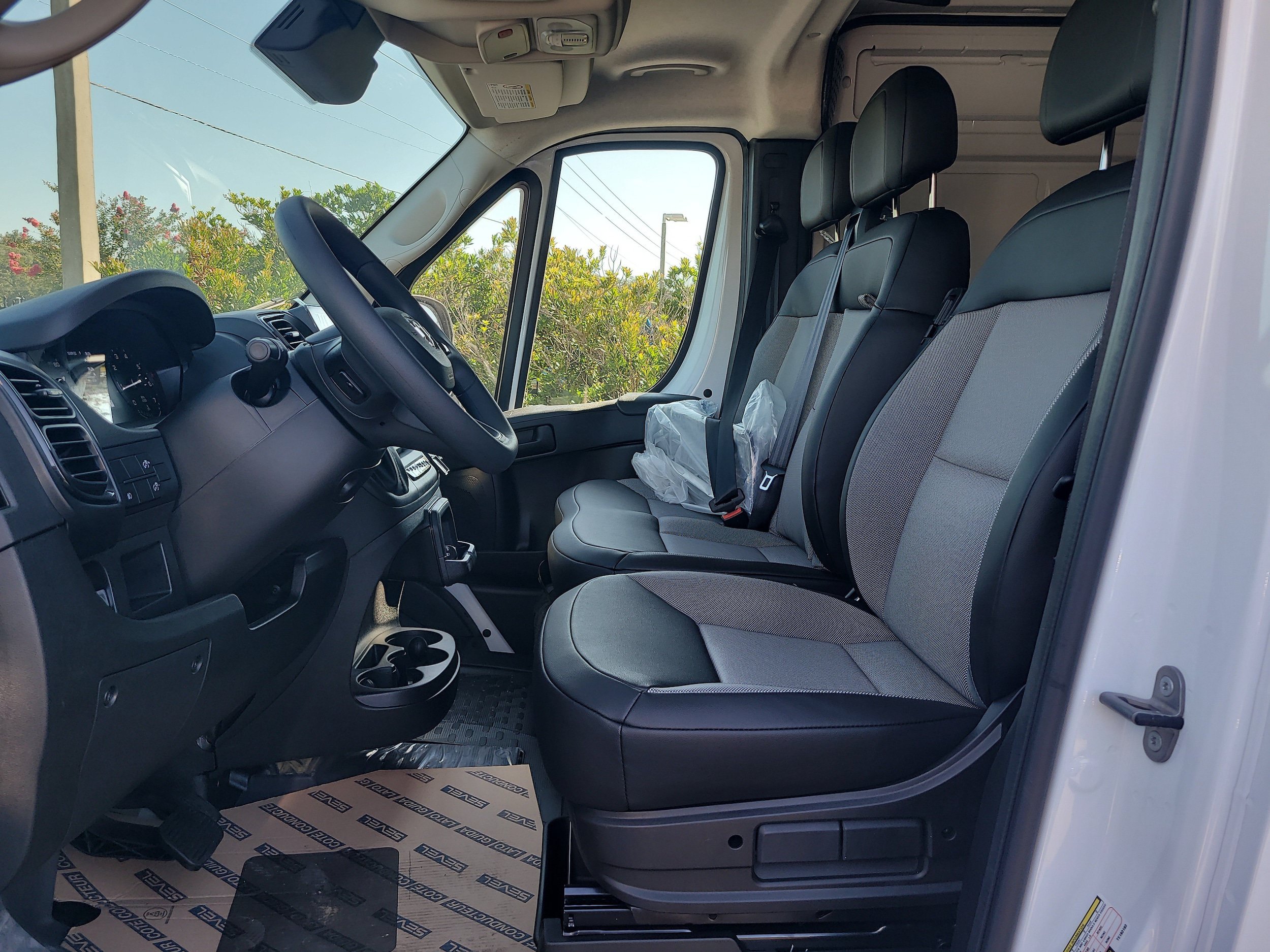 New 2026 RAM ProMaster 1500 w/ Convenience Group FWD image 15