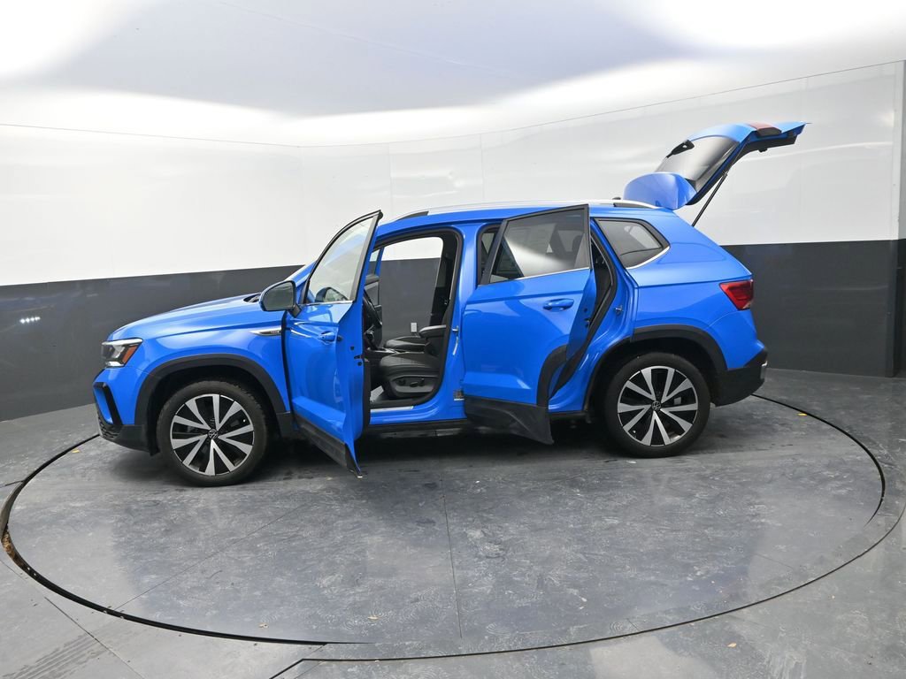 Used 2023 Volkswagen Taos SE image 32