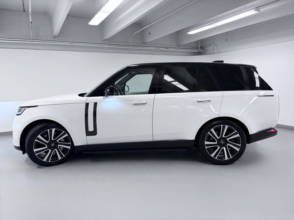 Used 2023 Land Rover Range Rover SE AWD/4WD image 4