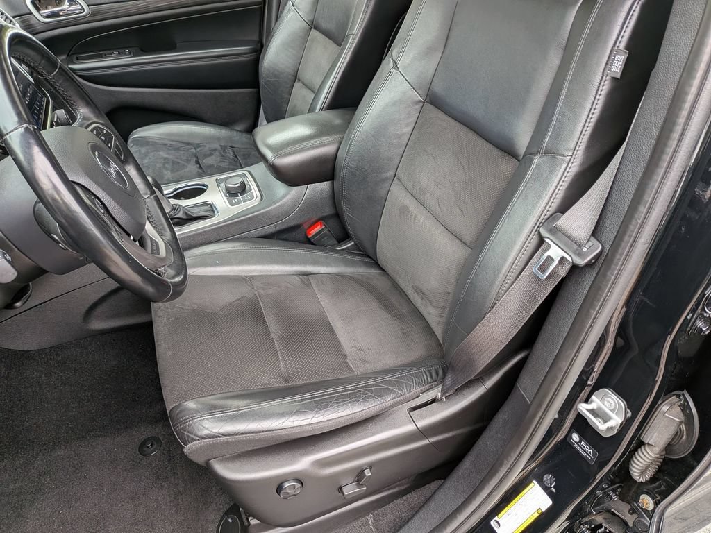 Used 2022 Jeep Grand Cherokee Laredo X AWD/4WD image 24