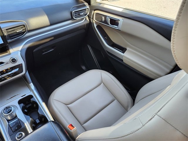 Certified 2022 Ford Explorer XLT w/ Equipment Group 202A image 15