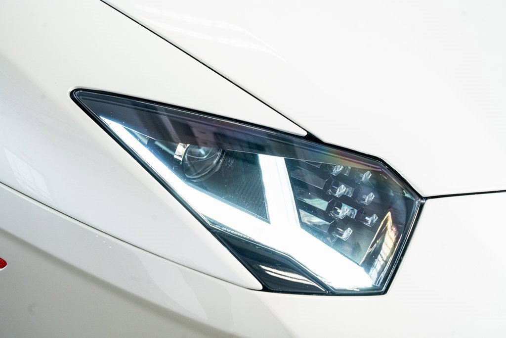 Used 2017 Lamborghini Aventador S image 19