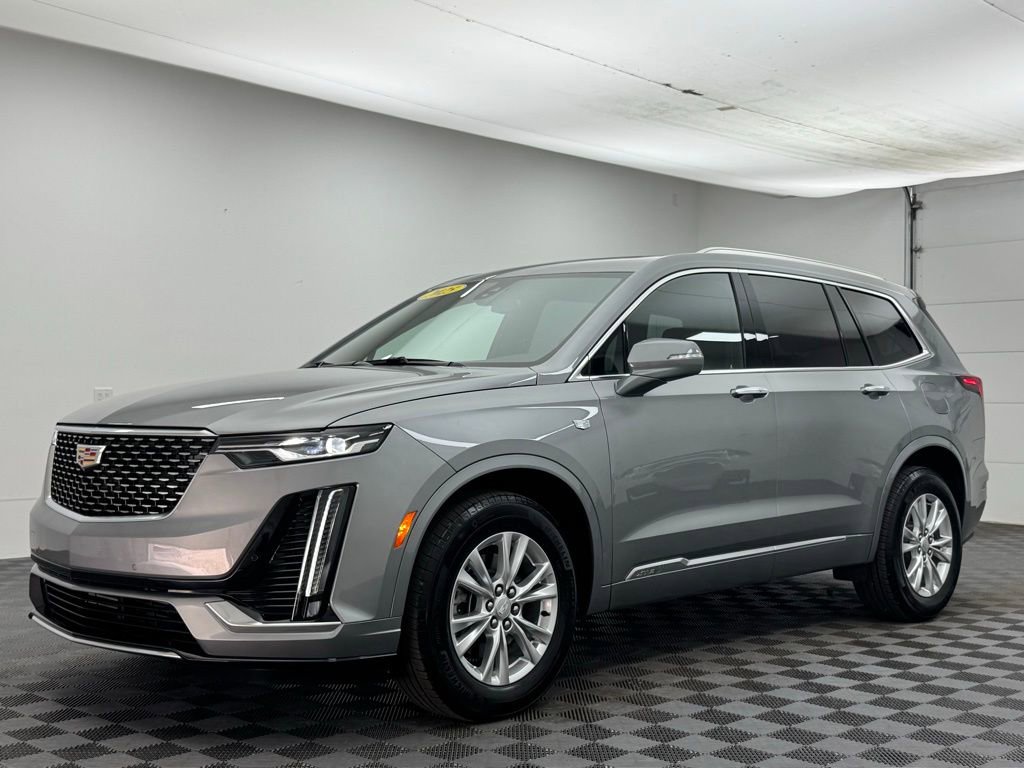 Used 2025 Cadillac XT6 Luxury w/ LPO, Floor Liner Package image 2
