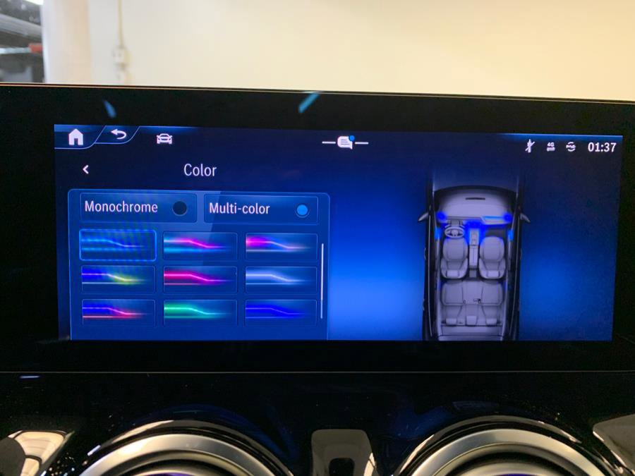 Used 2025 Mercedes-Benz GLA 250 4MATIC image 35