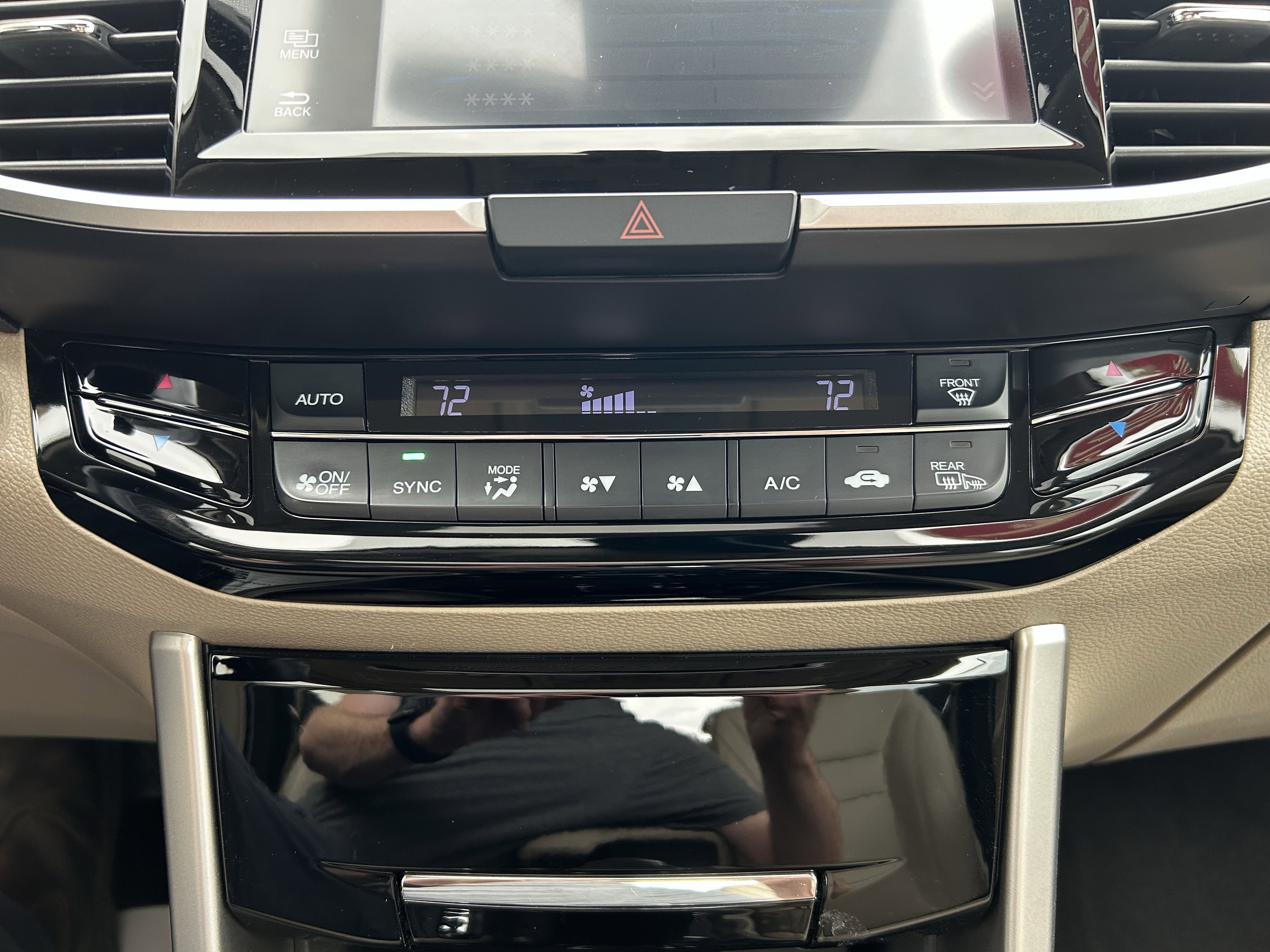 Used 2016 Honda Accord Touring image 12