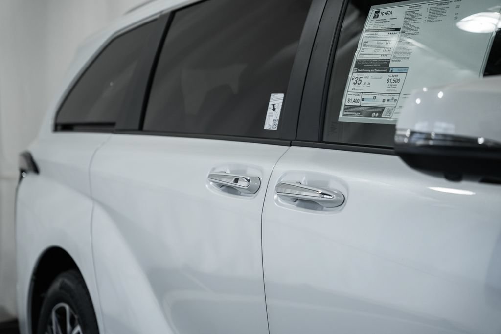 New 2026 Toyota Sienna Platinum AWD/4WD image 15