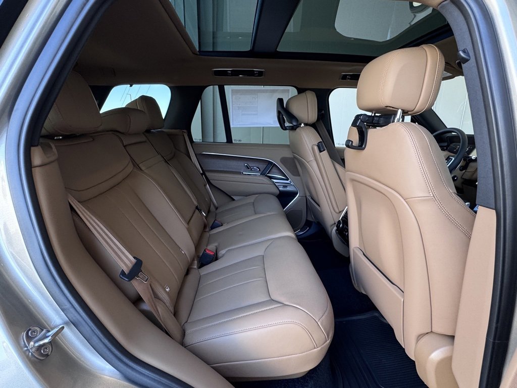 New 2026 Land Rover Range Rover SE image 17