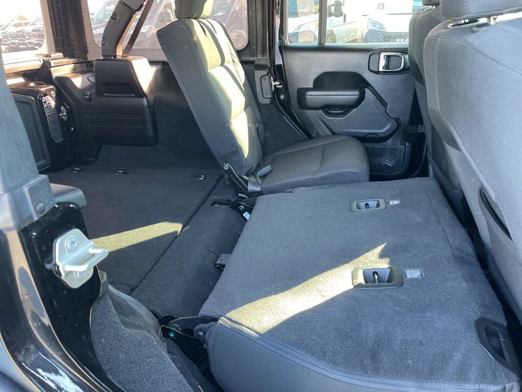 Used 2023 Jeep Wrangler Sport S image 39