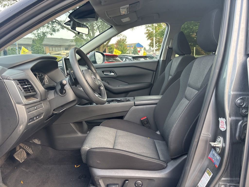 Used 2024 Nissan Rogue SV image 12