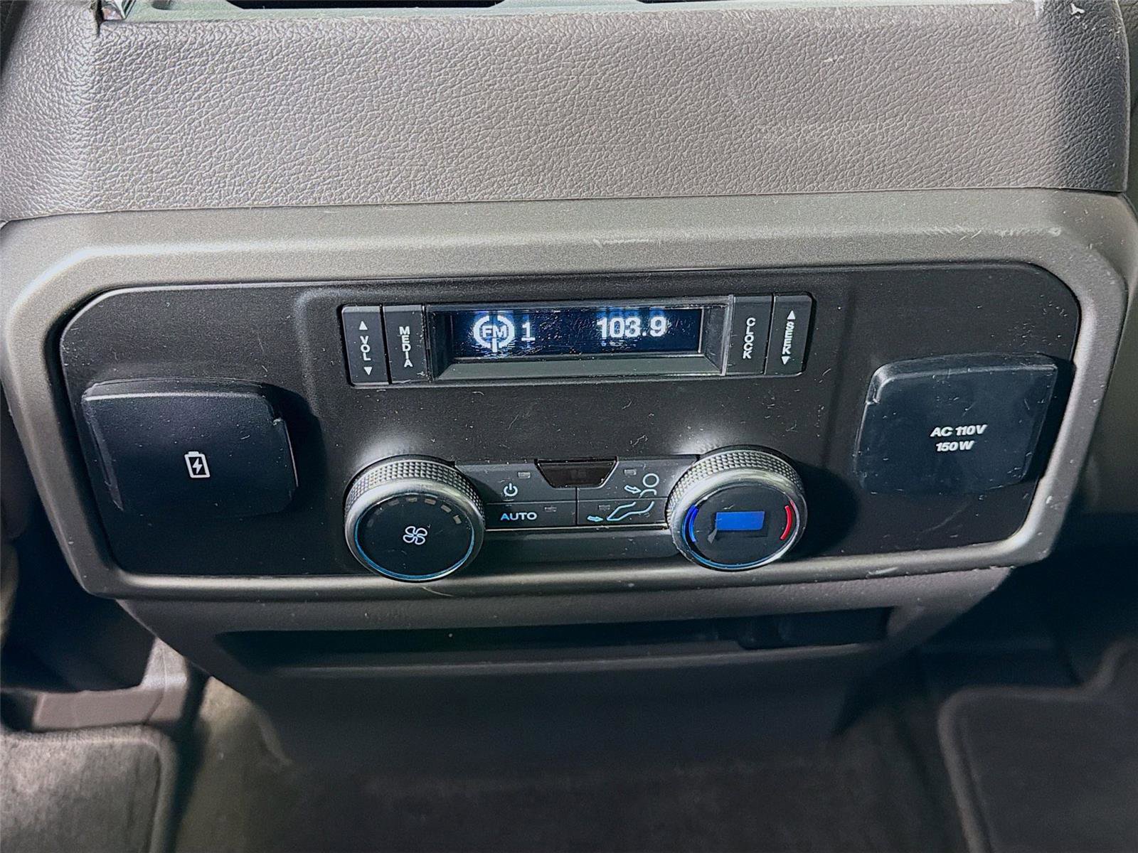 Used 2020 Ford Expedition XLT w/ Equipment Group 202A AWD/4WD image 26