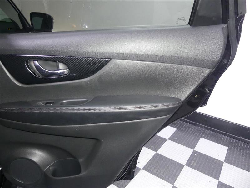 Used 2017 Nissan Rogue SL w/ SL HEV Premium Package image 27