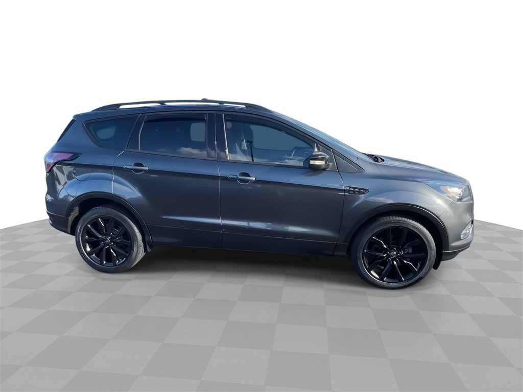Used 2017 Ford Escape Titanium image 9