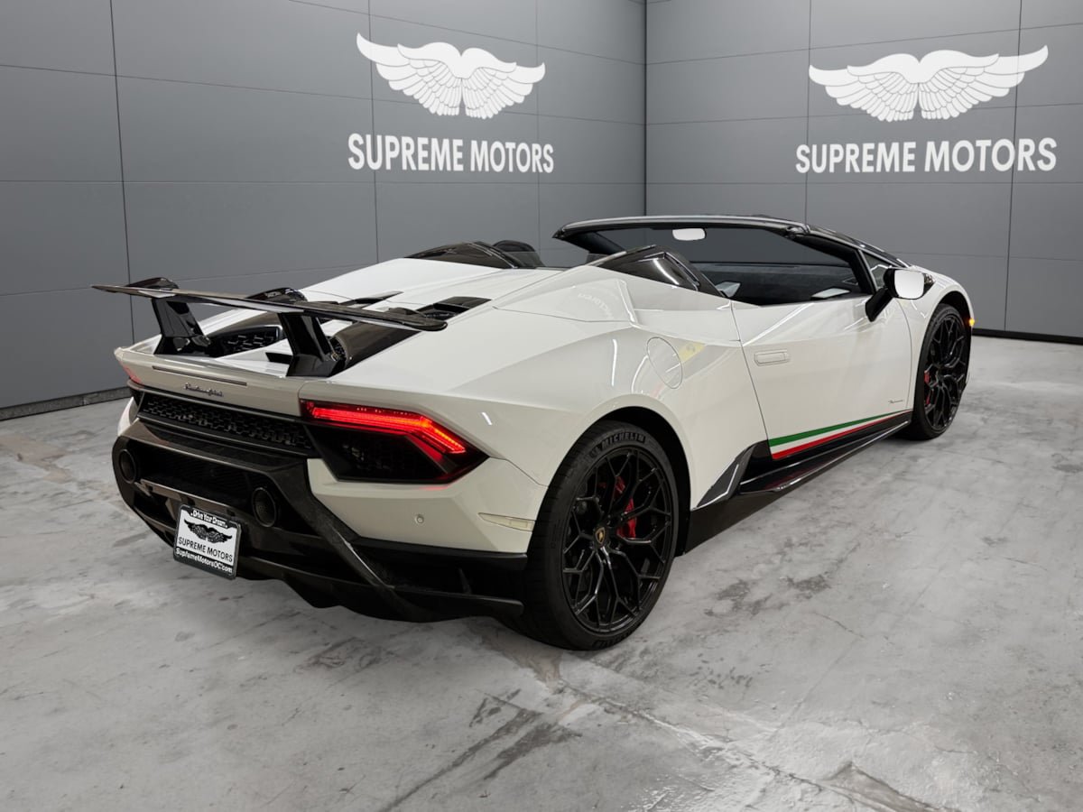 Used 2019 Lamborghini Huracan Performante AWD/4WD image 5