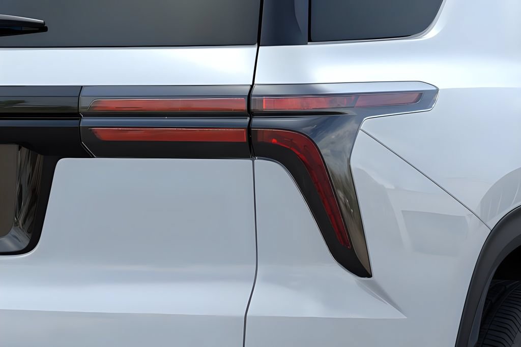 New 2027 Chevrolet Traverse LT FWD image 13