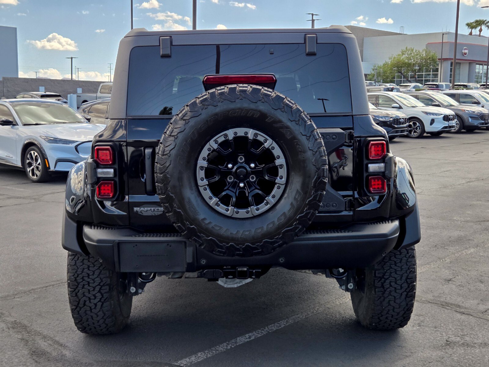 Certified 2024 Ford Bronco Raptor w/ Interior Carbon Fiber Pack 6 AWD/4WD image 5