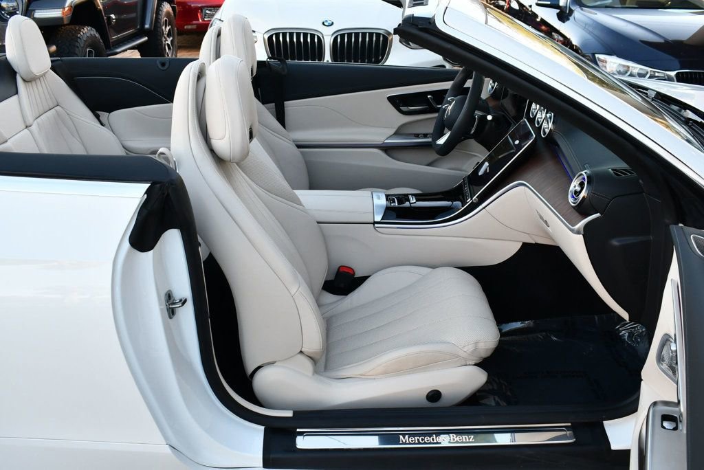 Used 2025 Mercedes-Benz CLE 300 4MATIC Cabriolet image 60