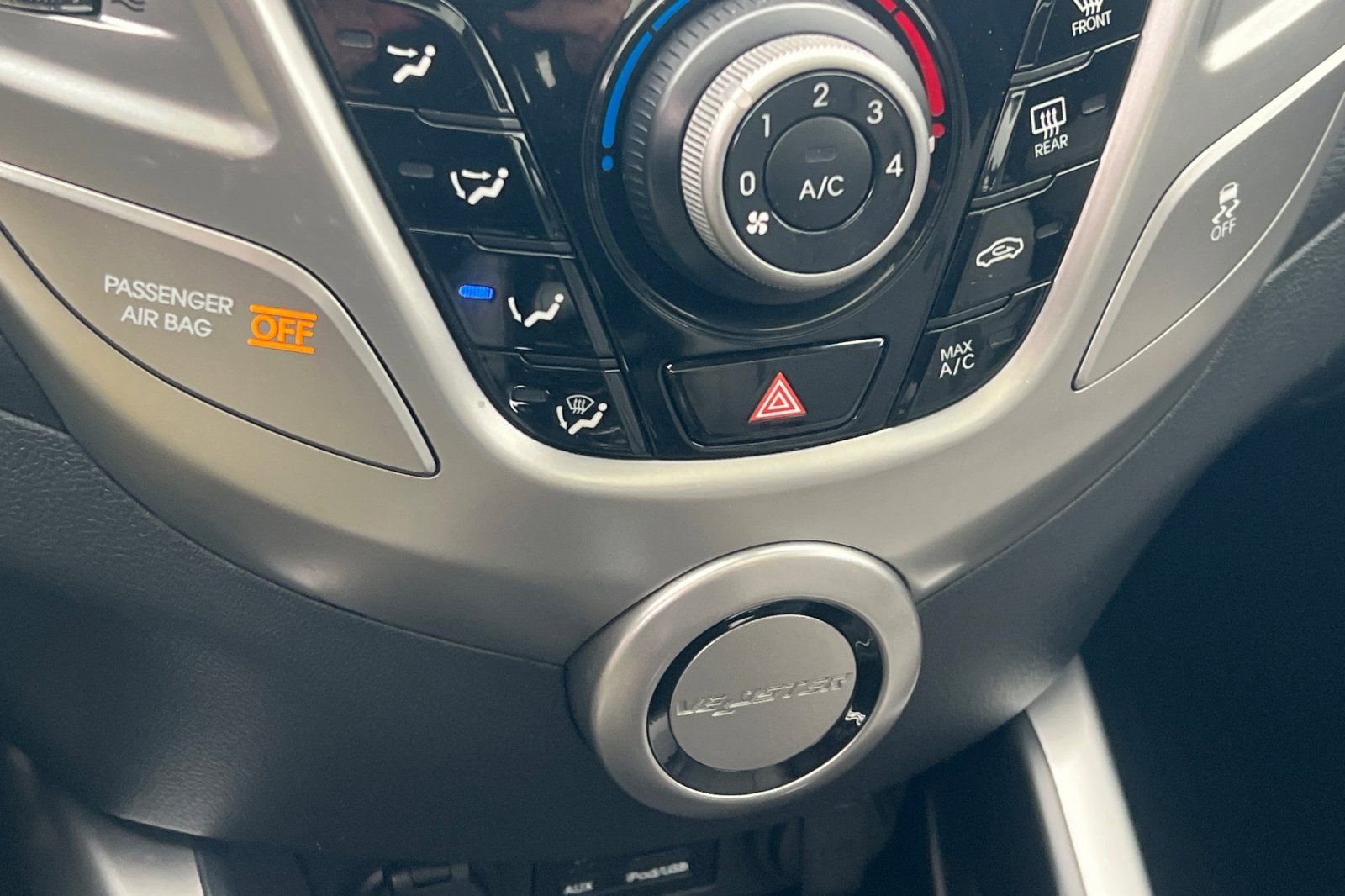 Used 2014 Hyundai Veloster w/ Style Package 02 image 17