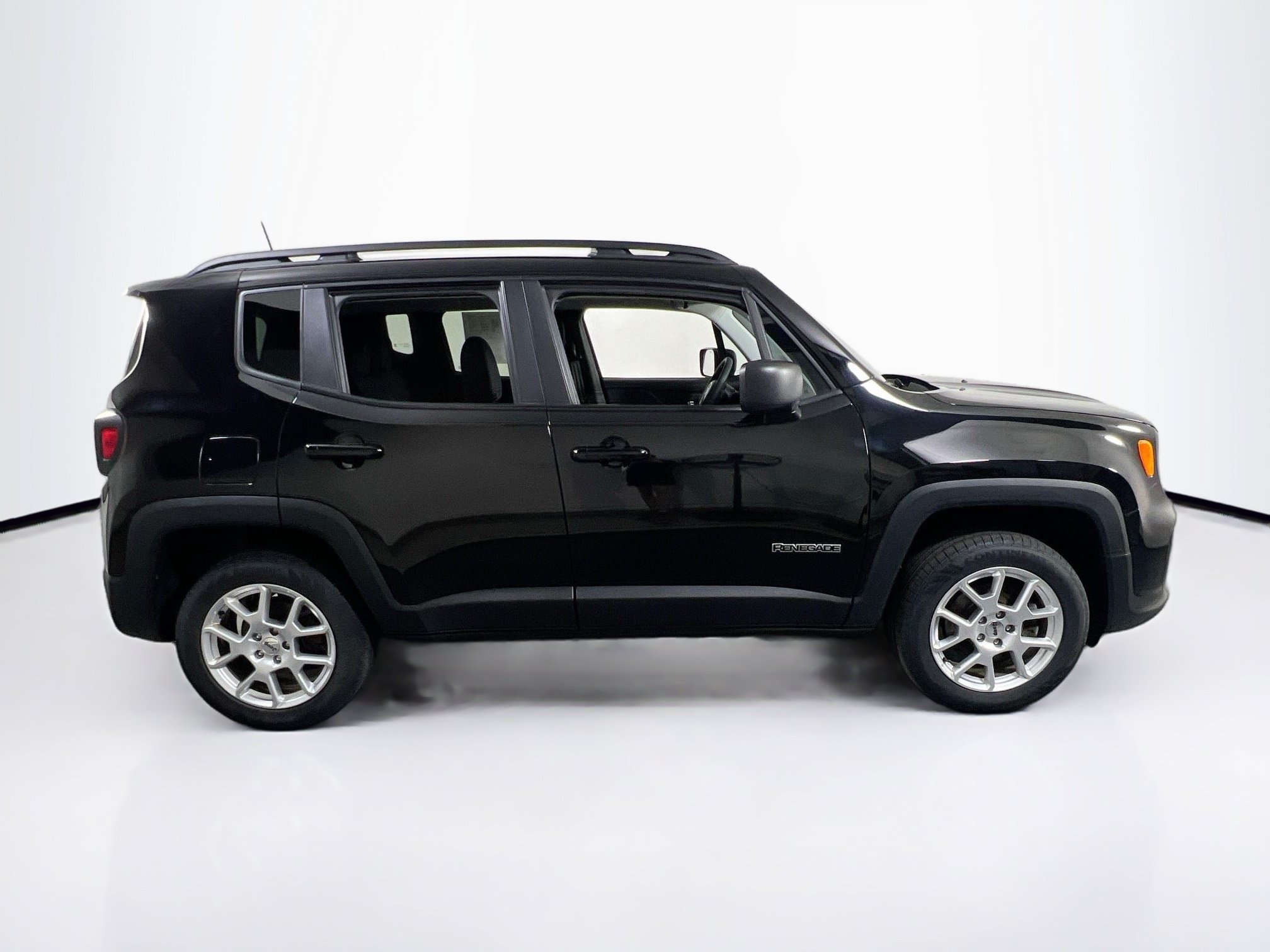 Used 2022 Jeep Renegade Latitude AWD/4WD image 4