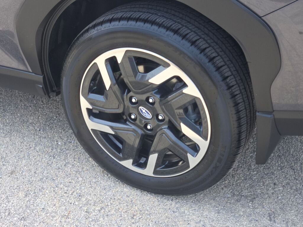 Certified 2025 Subaru Forester Premium AWD/4WD image 14