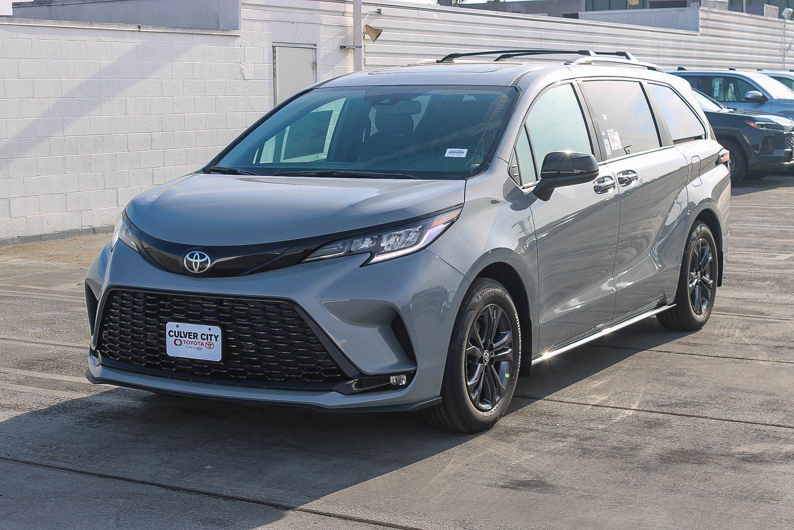 New 2026 Toyota Sienna XSE AWD/4WD image 3