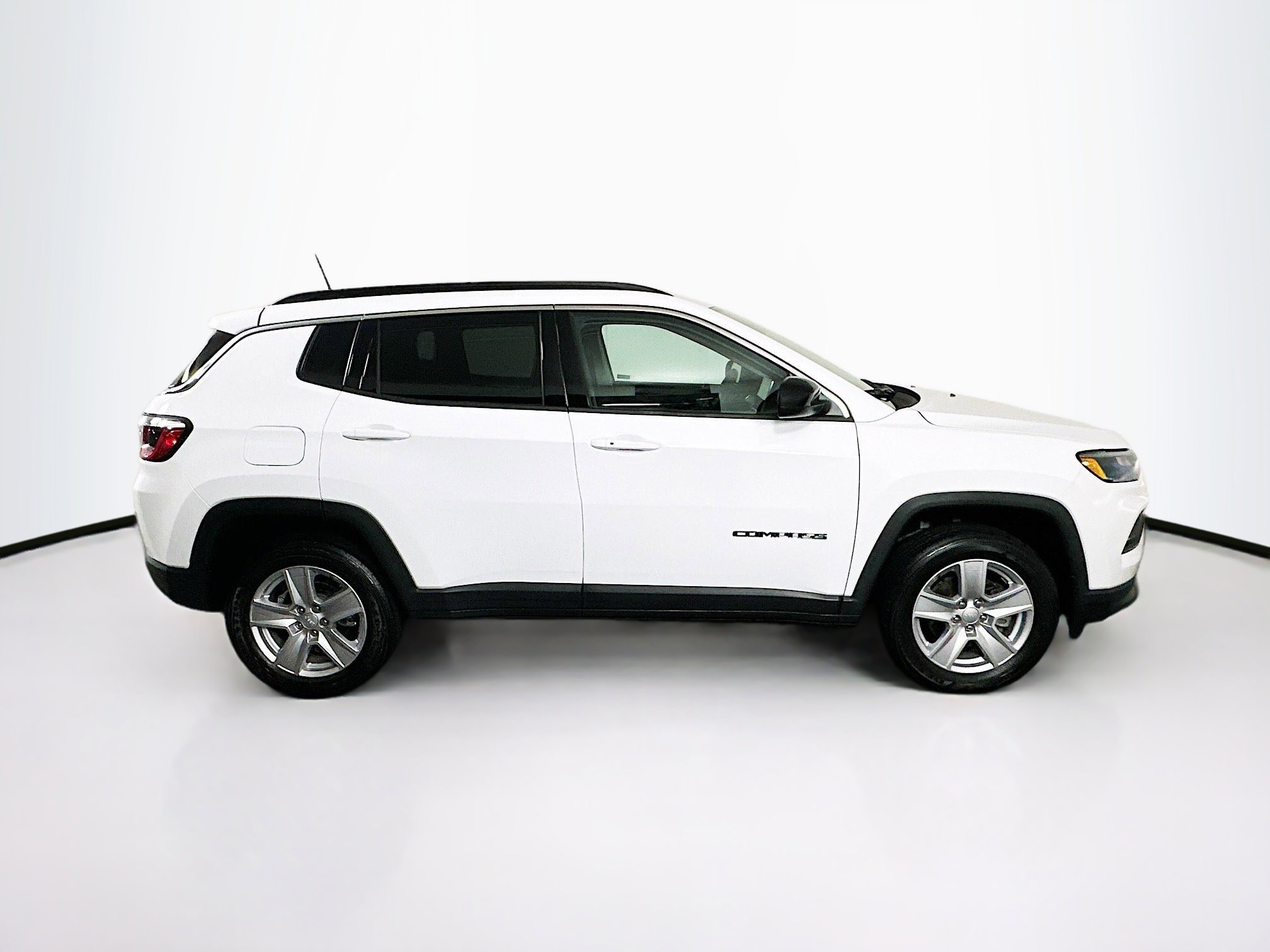 Used 2022 Jeep Compass Latitude image 10