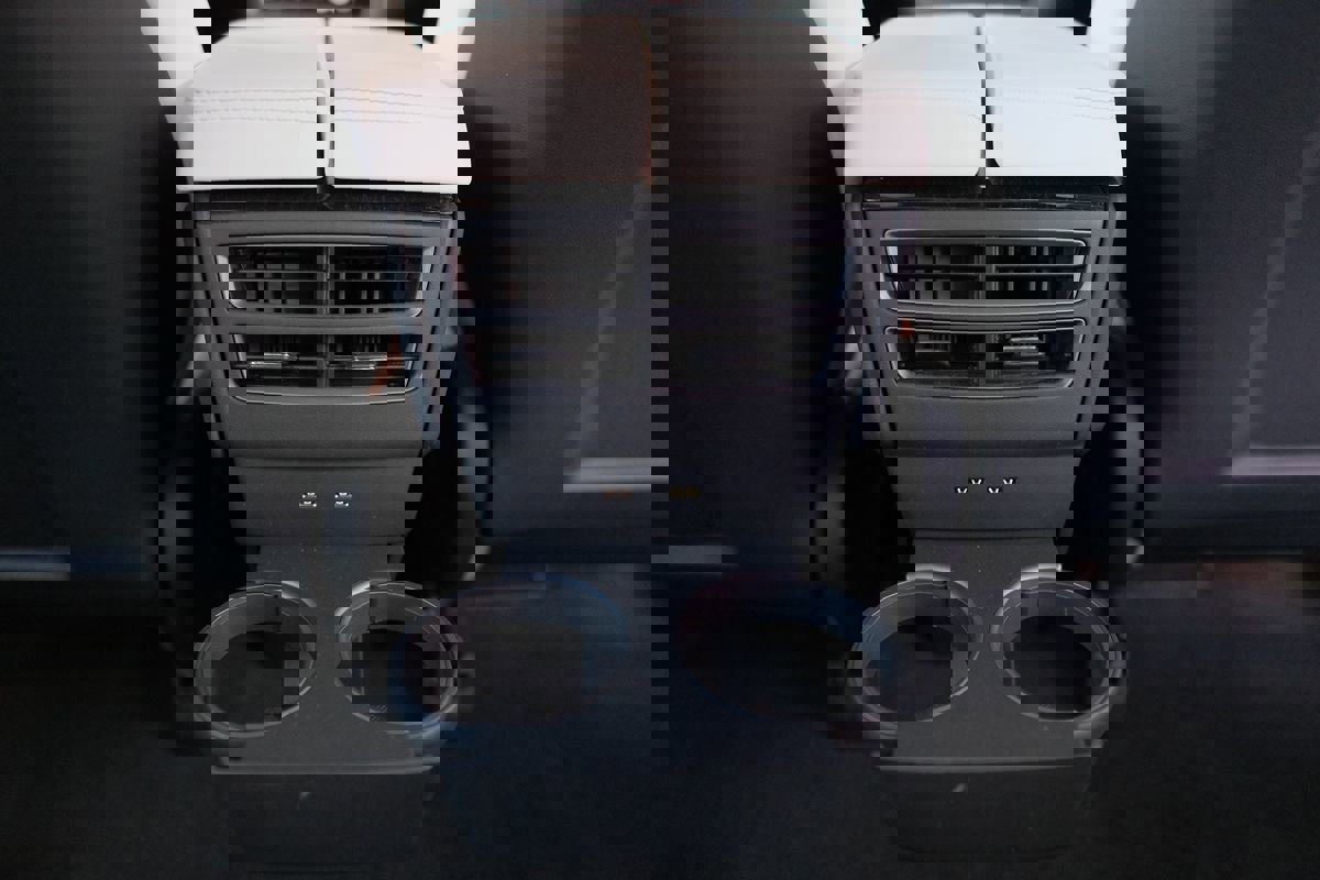 Used 2020 Tesla Model S Long Range Plus image 32