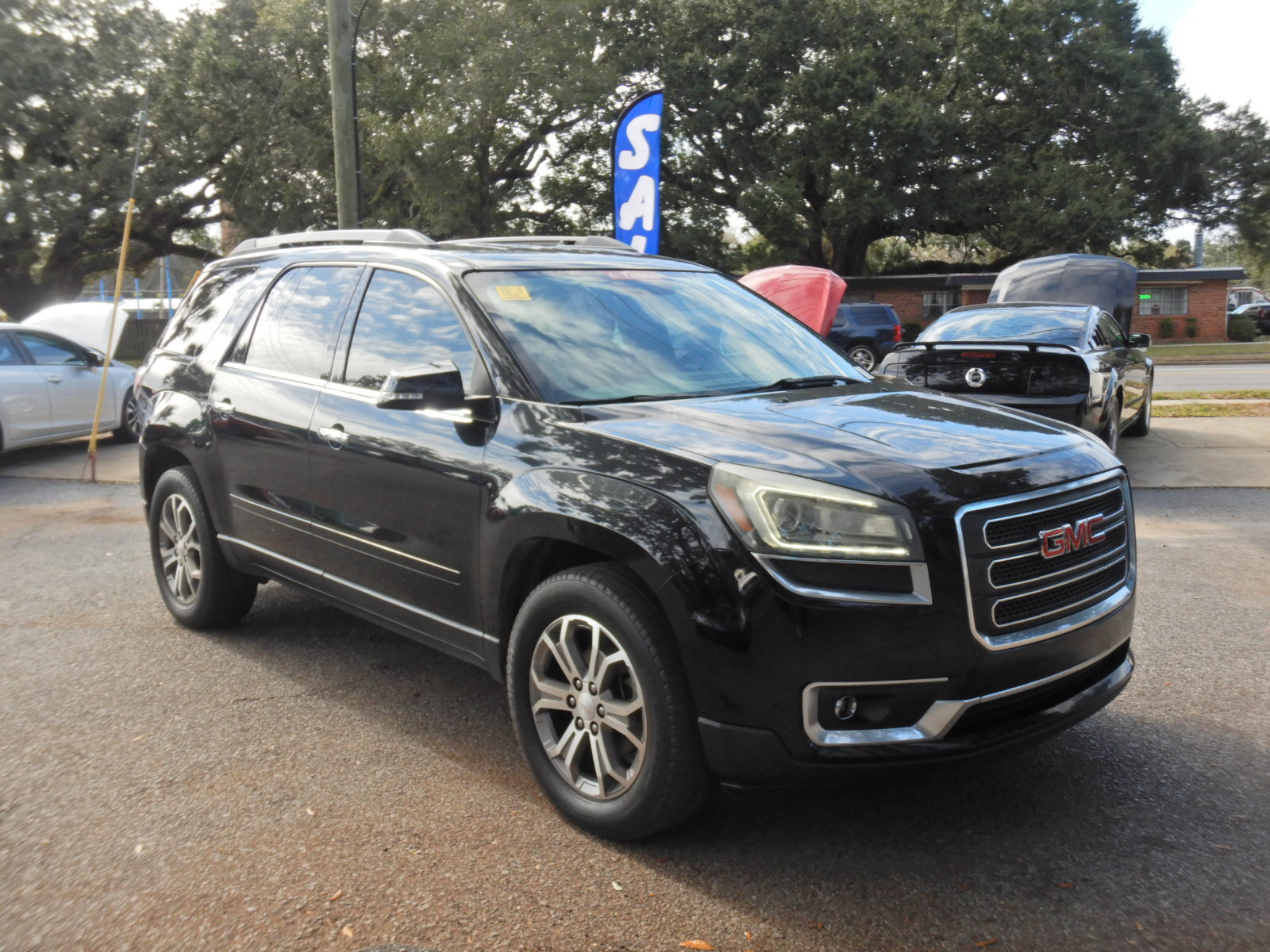 Used 2015 GMC Acadia SLT image 7