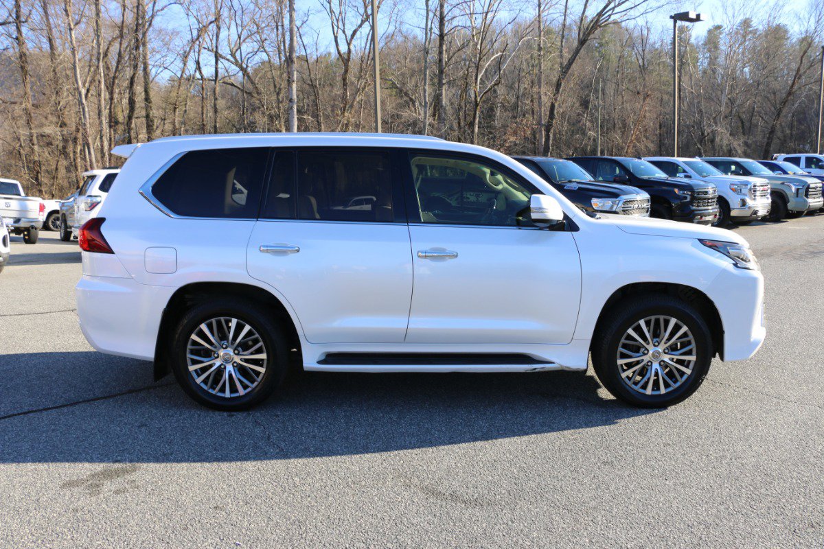 Used 2018 Lexus LX 570 4WD image 9