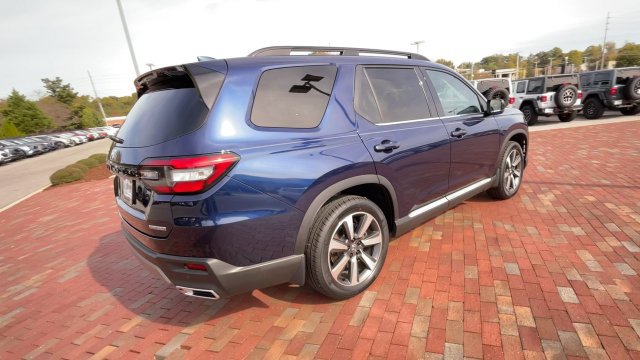 Used 2023 Honda Pilot Touring image 9