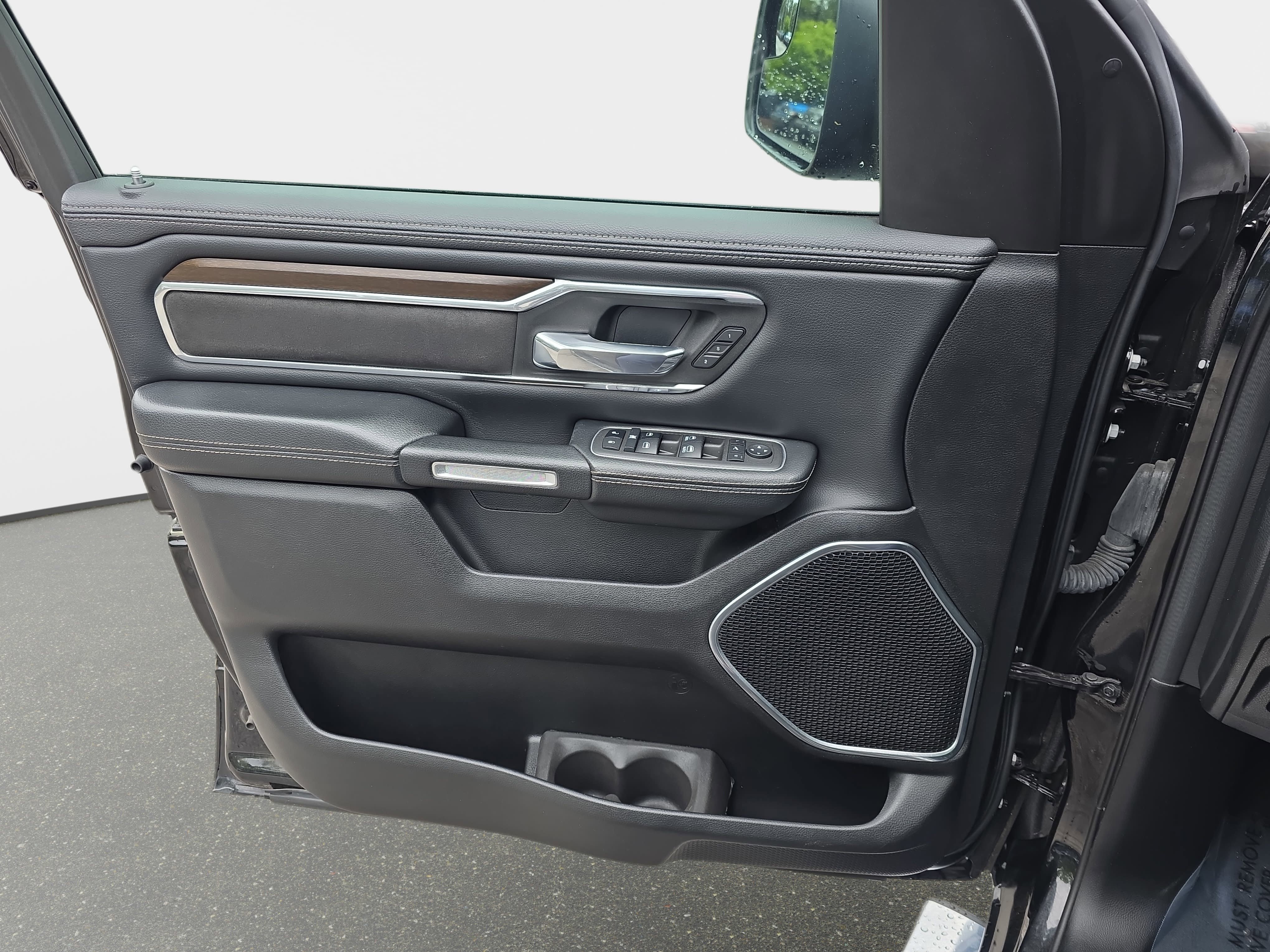 Certified 2022 RAM 1500 Laramie RWD image 24