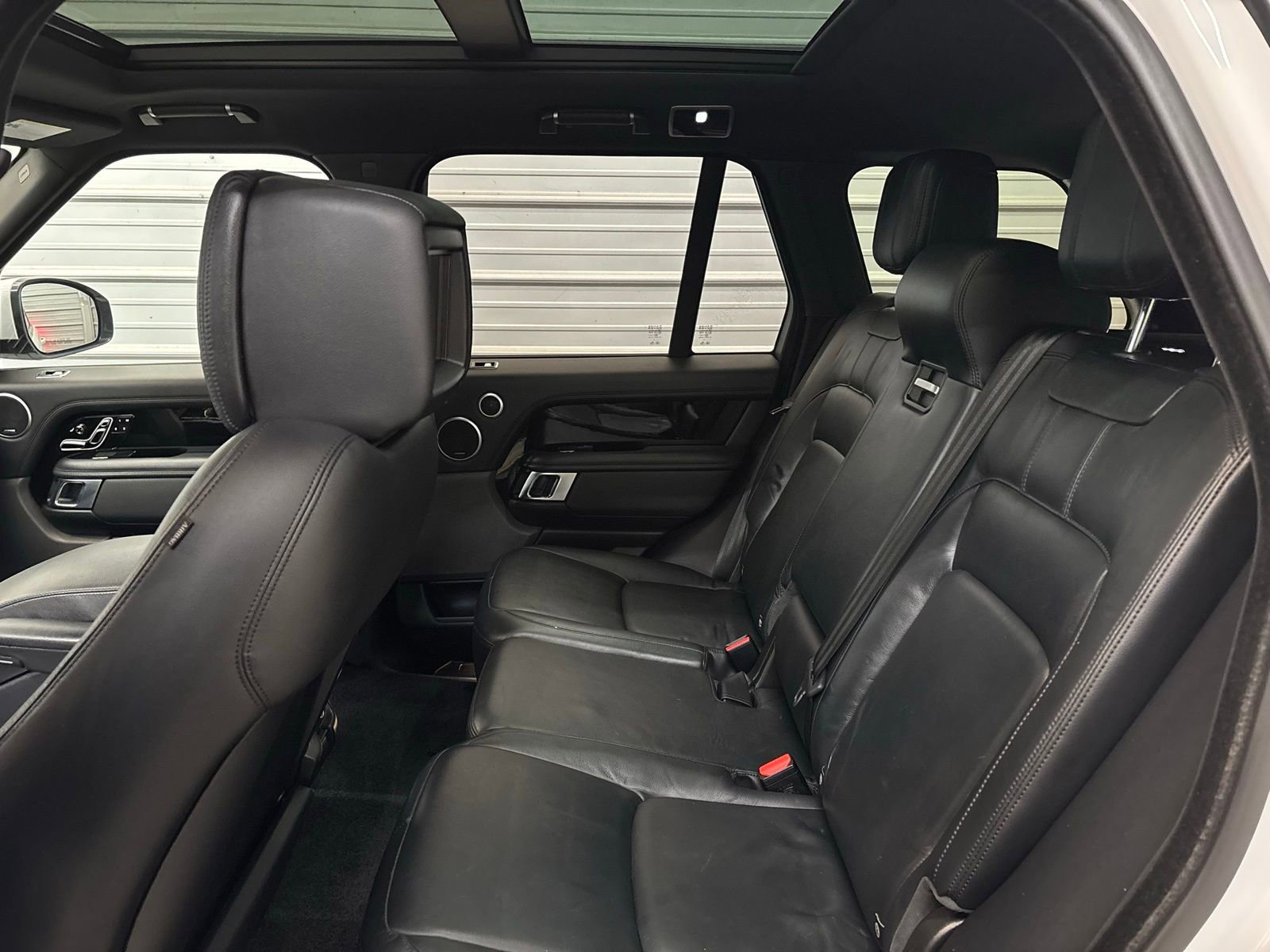 Used 2018 Land Rover Range Rover image 23
