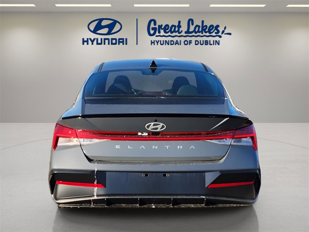 New 2026 Hyundai Elantra SEL Sport image 4
