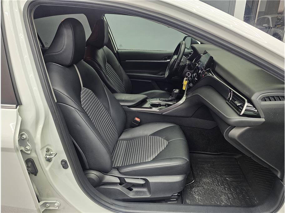 Used 2024 Toyota Camry SE FWD image 14