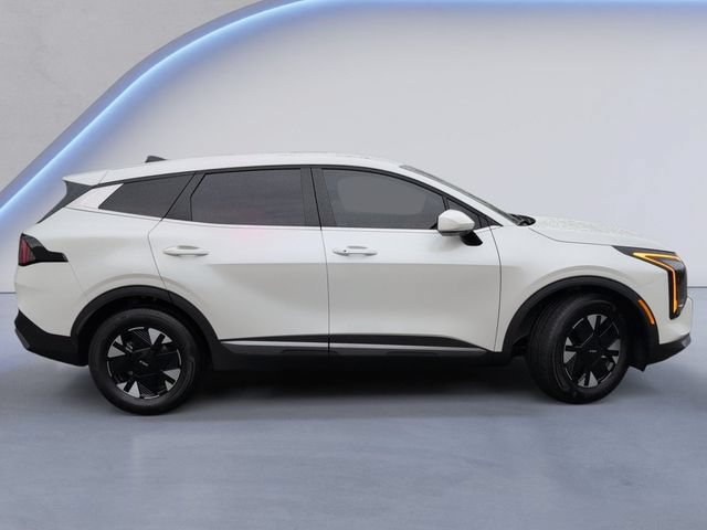 Used 2026 Kia Sportage LX FWD image 3
