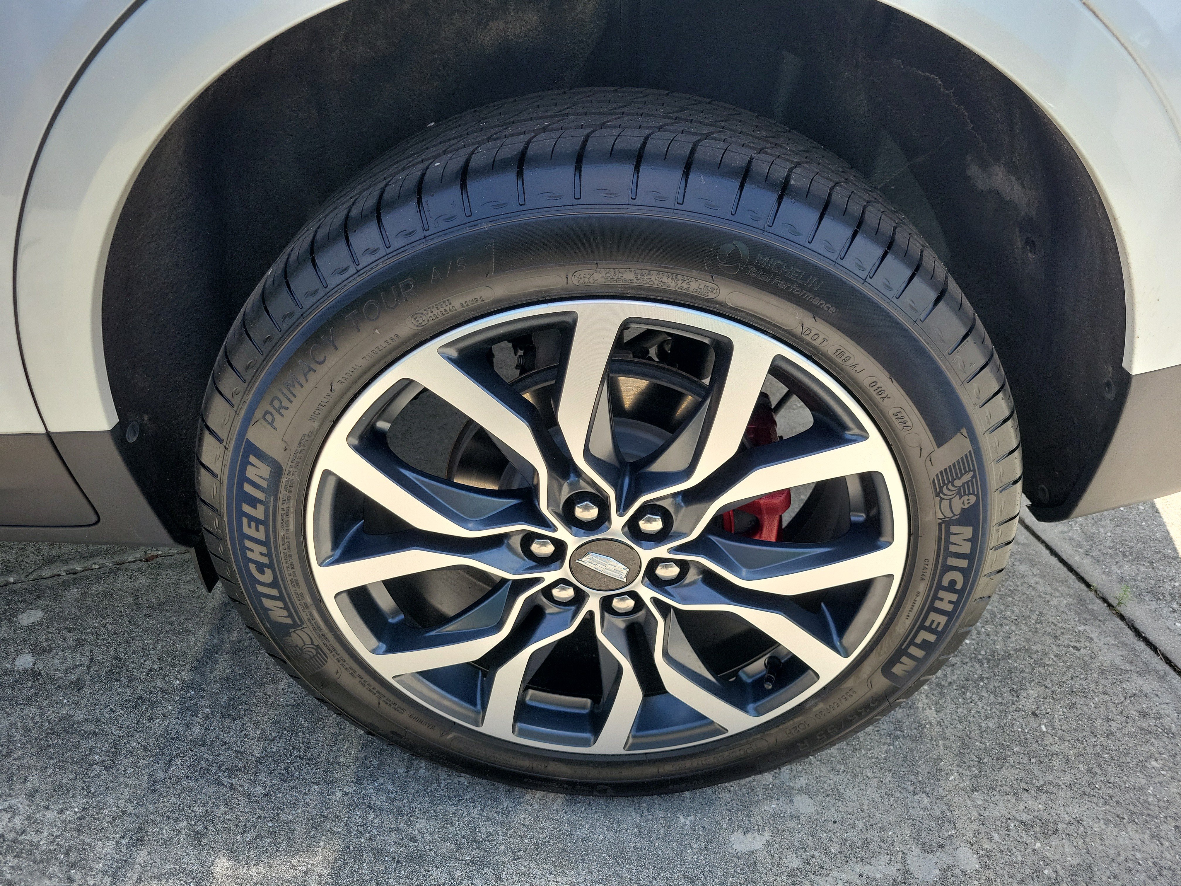Certified 2022 Cadillac XT5 Sportv w/ Platinum Package AWD/4WD image 32