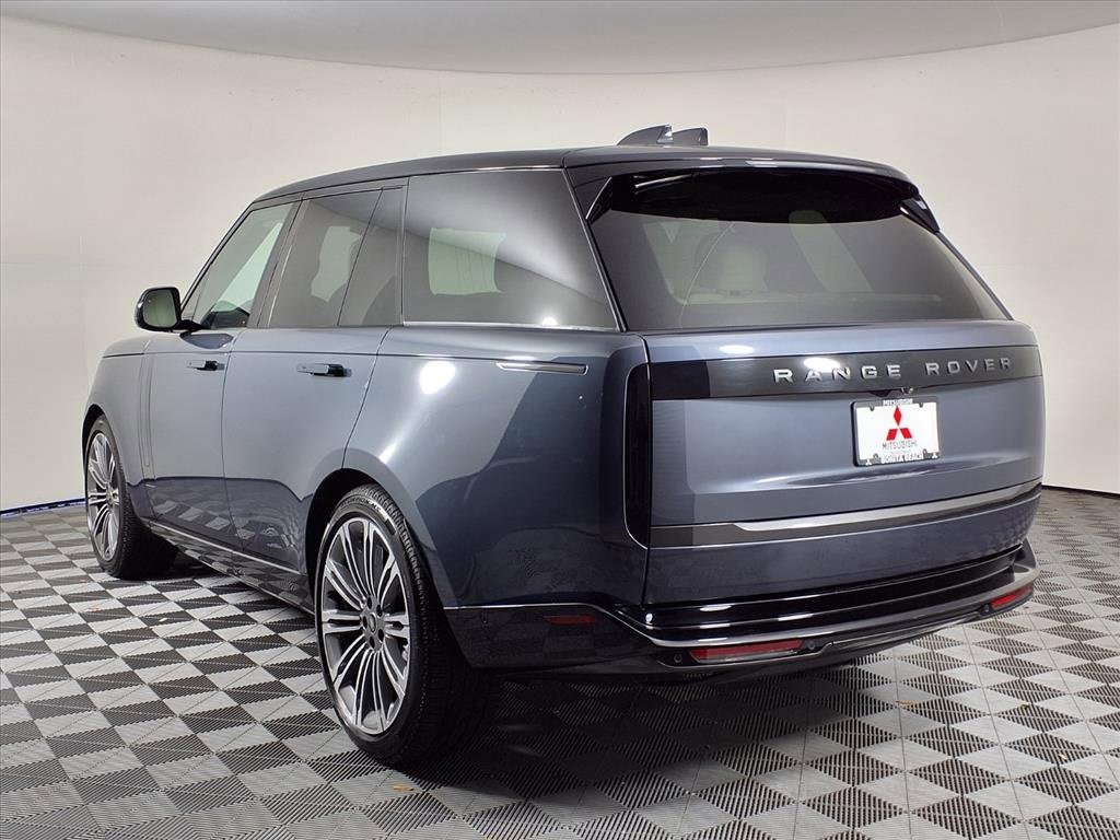 Used 2025 Land Rover Range Rover SE image 5
