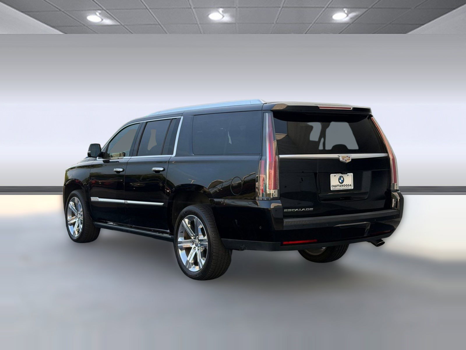 Used 2019 Cadillac Escalade ESV Platinum image 3