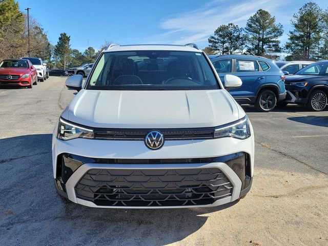 New 2026 Volkswagen Taos SE FWD image 2