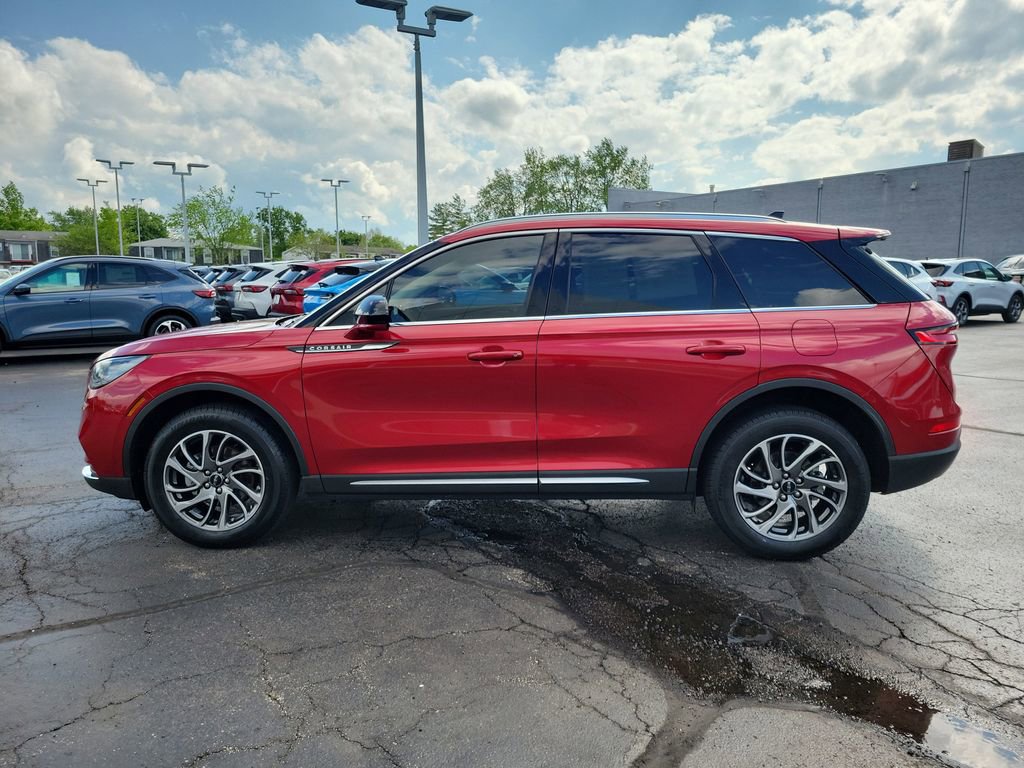 Certified 2022 Lincoln Corsair AWD w/ Equipment Group 101A image 7