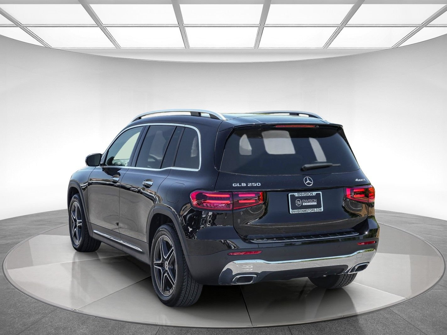 New 2026 Mercedes-Benz GLB 250 4MATIC image 2