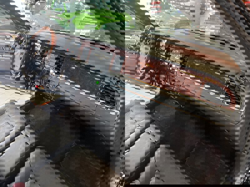 Used 2009 Lincoln Town Car Signature Limited image 22