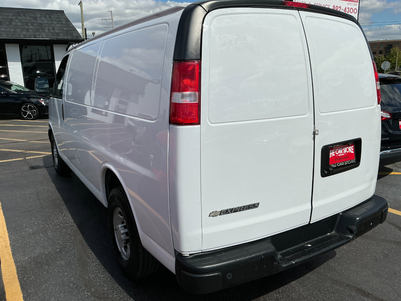 Used 2019 Chevrolet Express 3500 w/ Driver Convenience Package image 26
