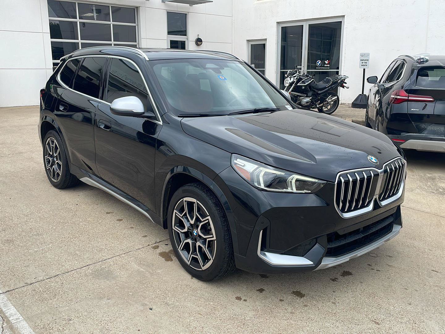 Used 2023 BMW X1 xDrive28i w/ Convenience Package AWD/4WD image 2