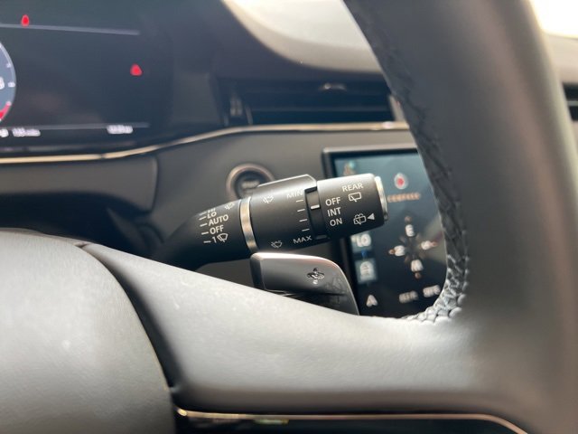 Used 2025 Land Rover Range Rover Evoque S image 32