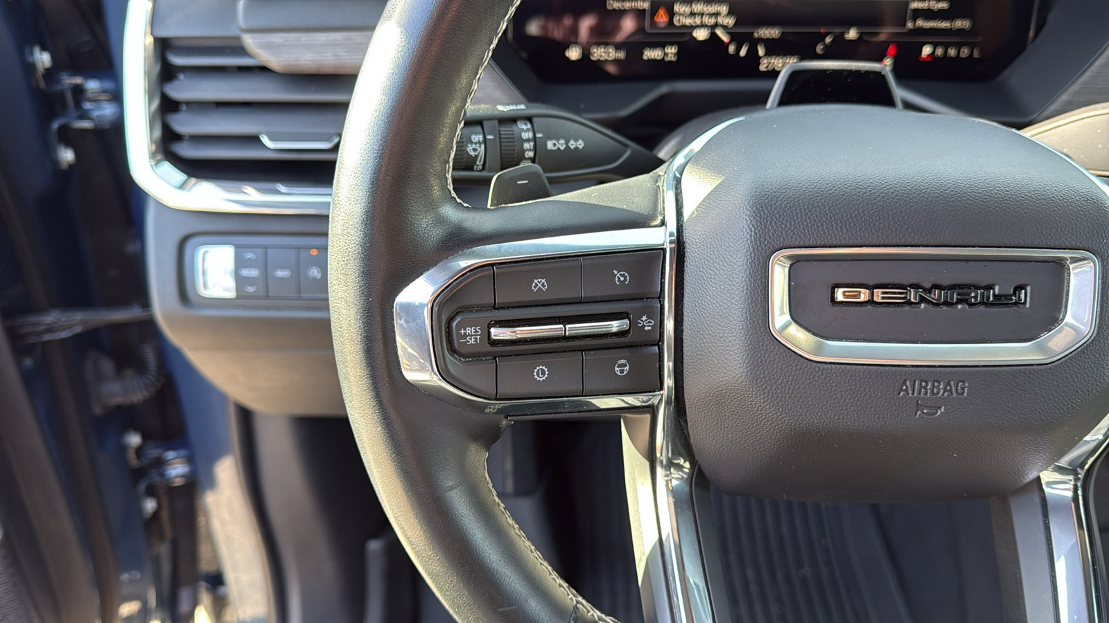 Certified 2024 GMC Acadia Denali w/ Super Cruise Package image 16