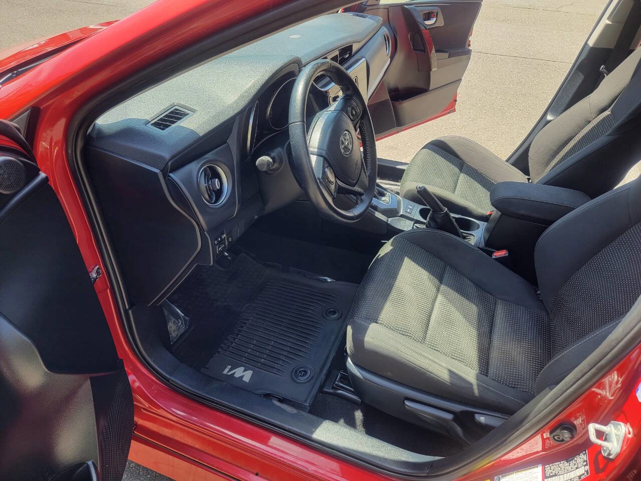 Used 2018 Toyota Corolla iM image 7
