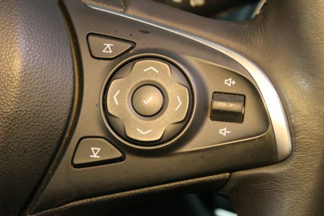 Used 2021 Buick Enclave Essence image 24