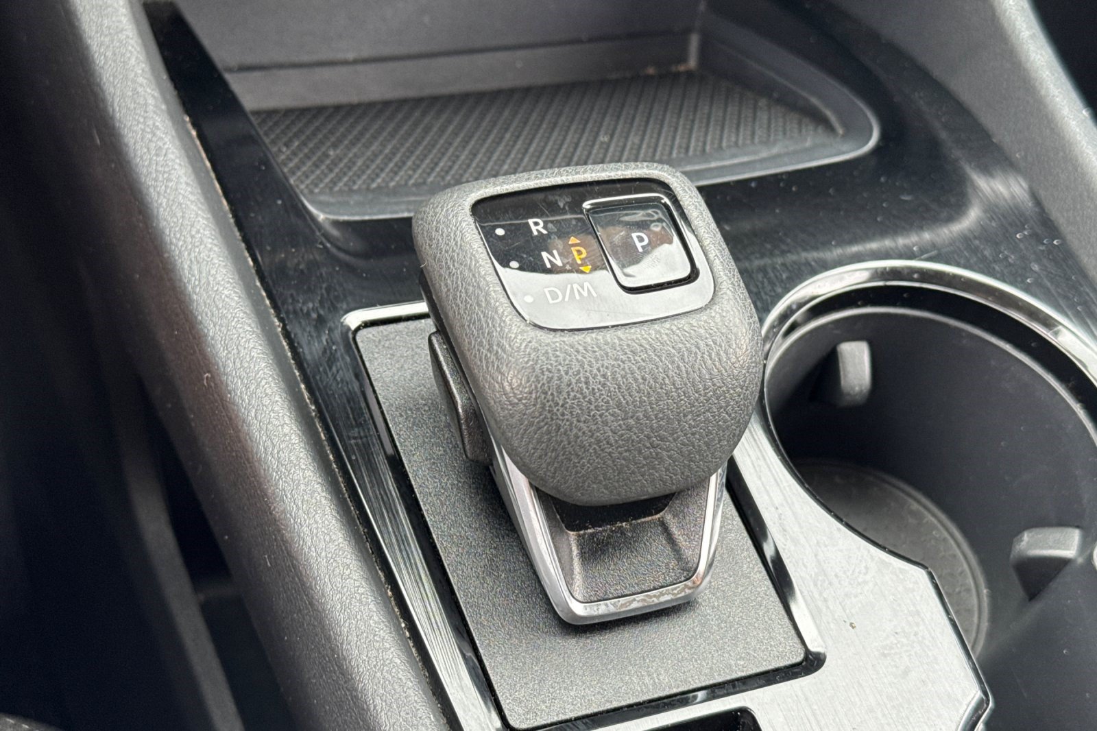 Used 2025 Nissan Rogue SV AWD/4WD image 18