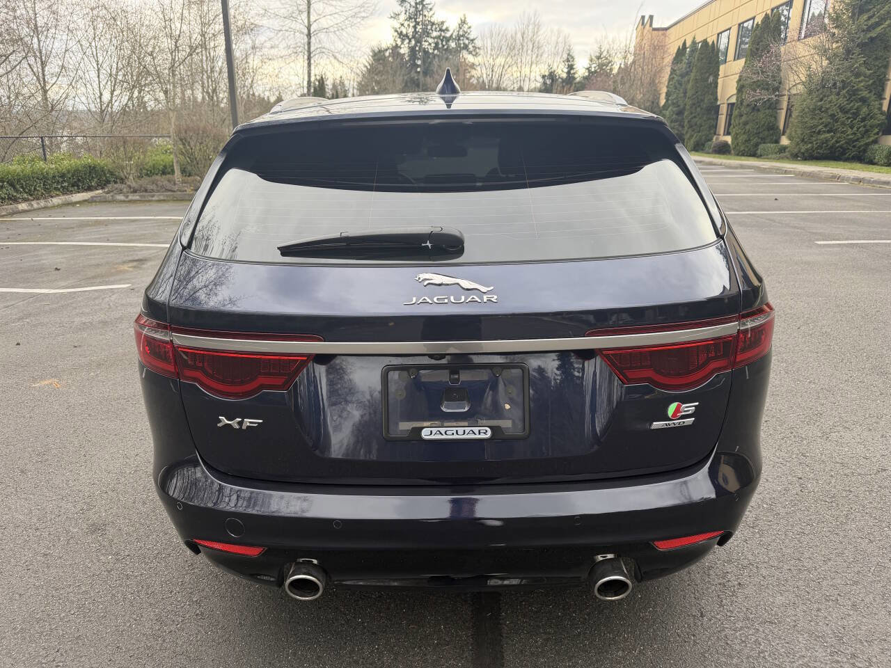 Used 2018 Jaguar XF S image 6