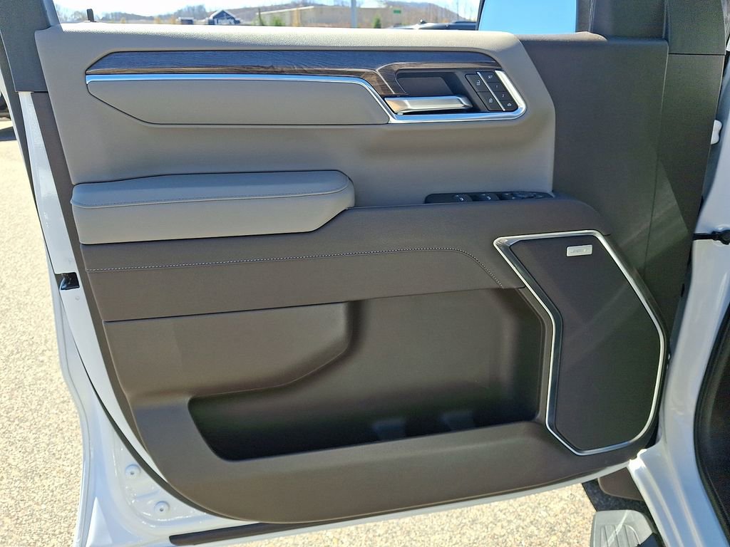 Used 2025 Chevrolet Silverado 1500 LTZ w/ LTZ Premium Package image 12